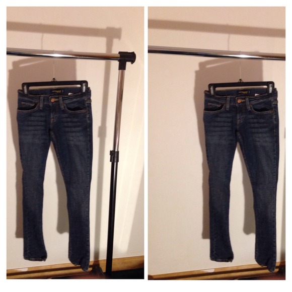 2 Pairs. Levi's Low Waisted Jeans! Flexible Price! - Picture 1 of 1