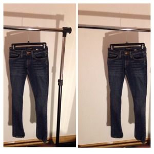 2 Pairs. Levi's Low Waisted Jeans! Flexible Price!