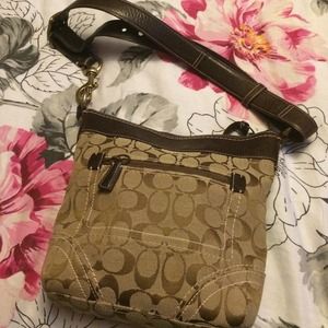 AUTHENTIC COACH HANDBAG