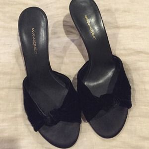 Banana Republic velvet slide shoes