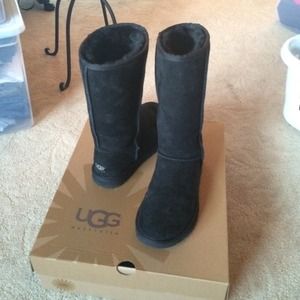 Black UGG Australia