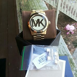 Michael kors gold watch