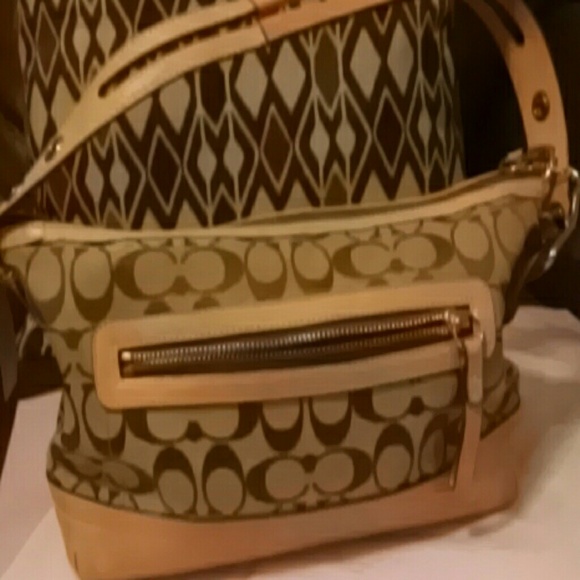 Large shoulder bag with small wallet new no tags