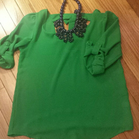 Green 3/4 sleeves blouse
