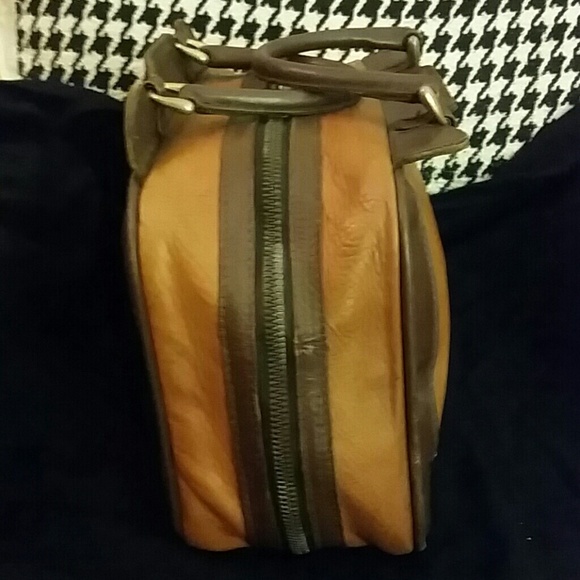 Vintage leather Doctors bag farmhouse decor display - Picture 2 of 4
