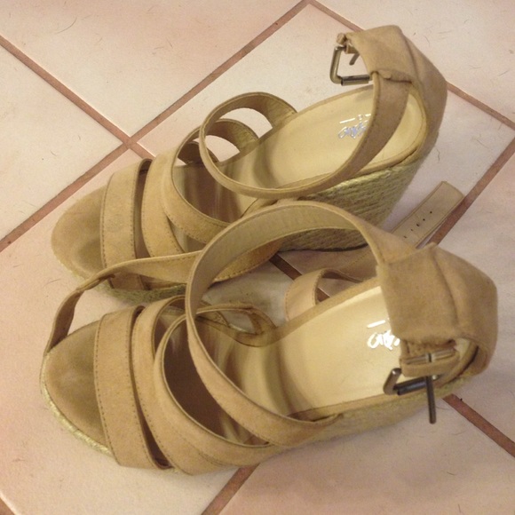 Bundled!! - Picture 2 of 3