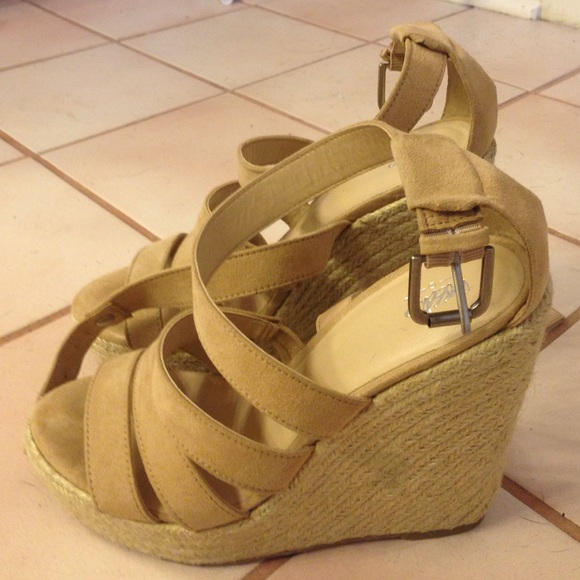 Bundled!! - Picture 3 of 3