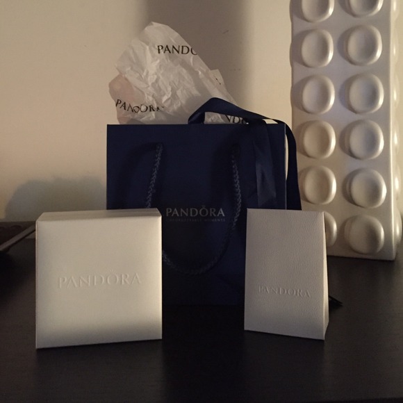 Pandora : Bag , Box and Envelope.