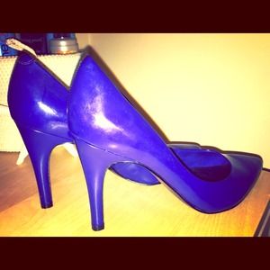 ❗️REDUCED ❗️BRIGHT BLUE PATENT LEATHER PUMPS!