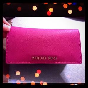 Michael Kors ❤️ fuchsia wallet NEW