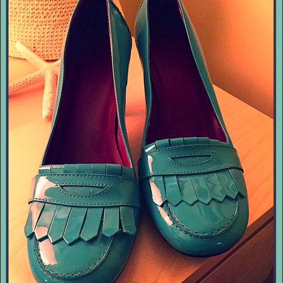 Turquoise Patent Leather Healed Loafer!!! - Picture 2 of 4