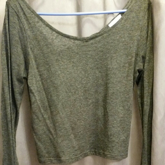 Beautiful dark grey long sleeve shirt w/ open back