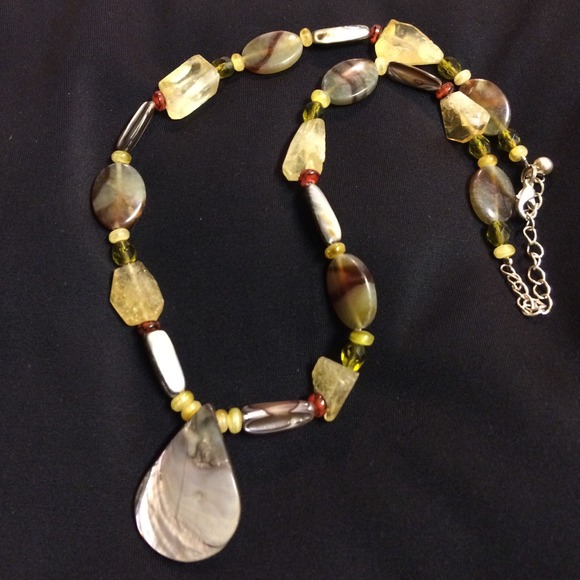 Natural abalone/quartz/hematite necklace - Picture 5 of 6