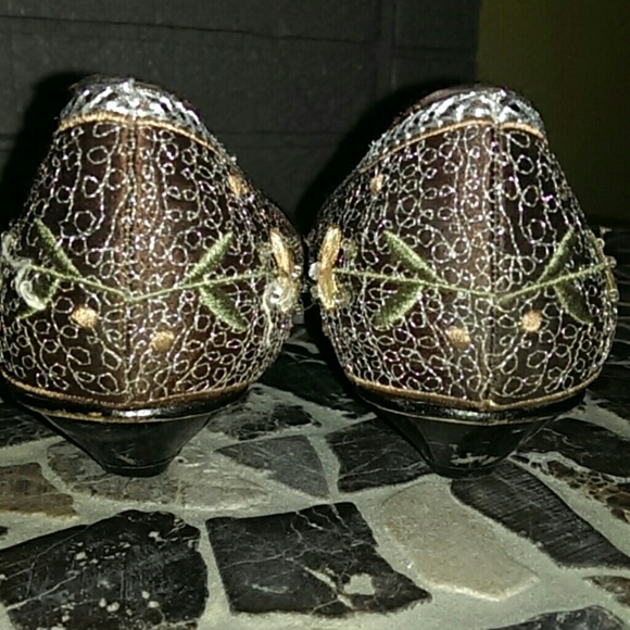 Shoes - Picture 3 of 3