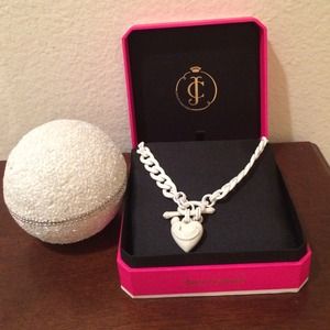 Juicy Couture White Starter Necklace