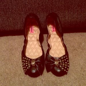Betsey Johnson Leather Bow Ballet Flats
