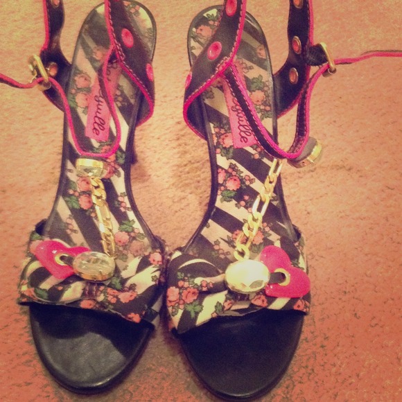 Bestyville Heels 💕