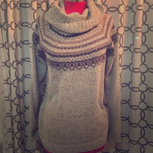 Oversized Columbia Sweater