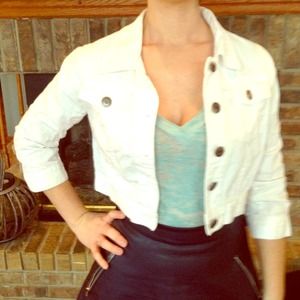 White 3/4 sleeve denim jacket
