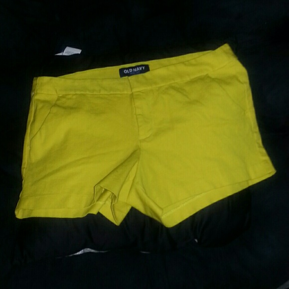 Yellow shorts - Picture 4 of 4