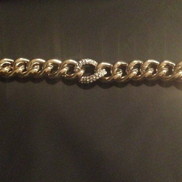 VIctoria's Secret bracelet in Gold 💗