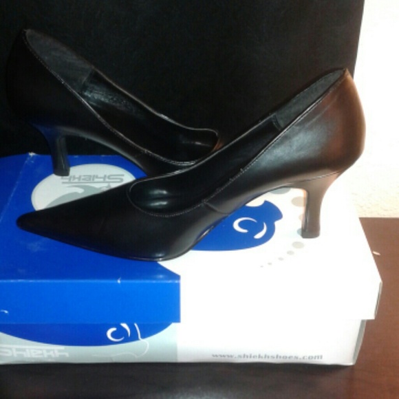 Black pointed toe heels