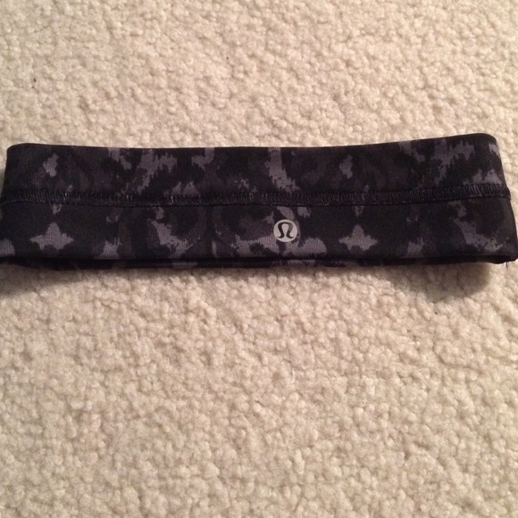 lululemon athletica Accessories - Lululemon headband