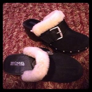 Michael Kors size 7 black shoe