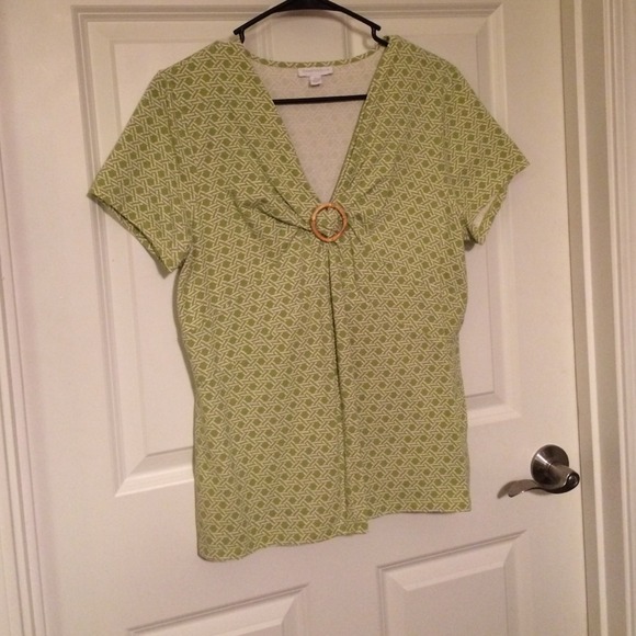 Green Shirt - Picture 1 of 2