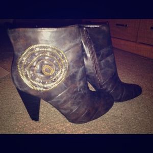 Brown new comfy boots. Never used