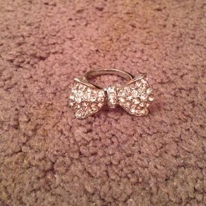 Adorable bow ring