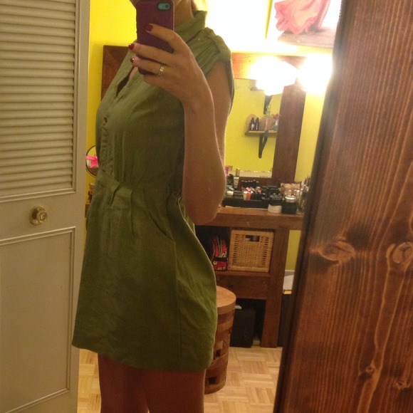Green casual dress - Picture 2 of 3