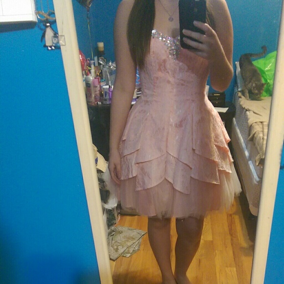 Light pink and lace homecoming/court warming dress - Picture 1 of 4