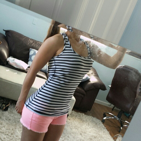 Striped white and black top