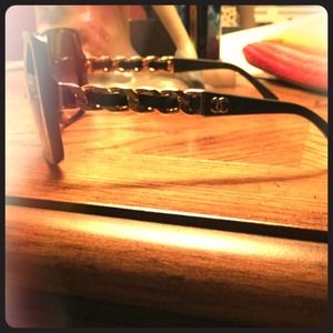 New Never Worn Chanel Sunglasses ❤️