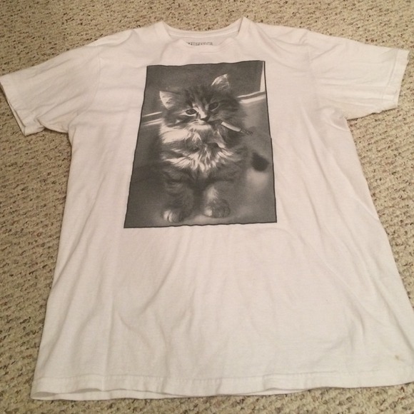 Men's smoking kitty t-shirt