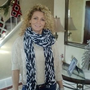 Arm knit infinity scarves