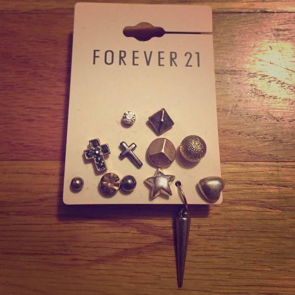 Forever 21 mismatched earring set // NWT - Picture 1 of 3