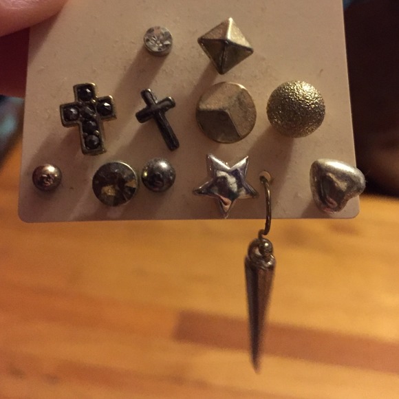 Forever 21 mismatched earring set // NWT - Picture 2 of 3