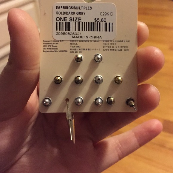 Forever 21 mismatched earring set // NWT - Picture 3 of 3