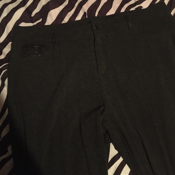 Grey Jeggings .