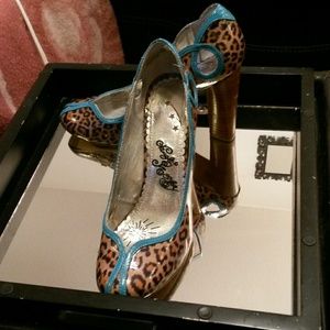 Naughty Monkey Spring Kitten Heels