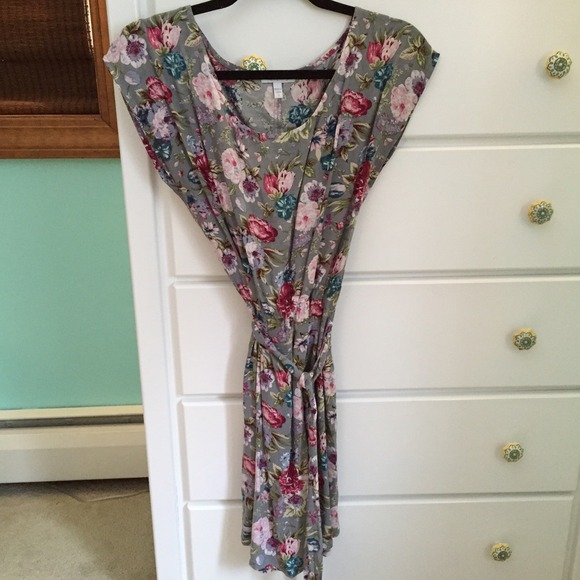 Floral cap sleeve dress