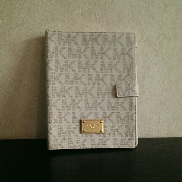 *Reserved for @toyazworld iPad Cover/Stand