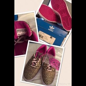 💥 stylish Adidas tennis shoes 🌟