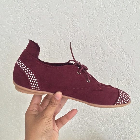 🔴Sold🔴Silver studded burgundy lace up oxford - Picture 4 of 4