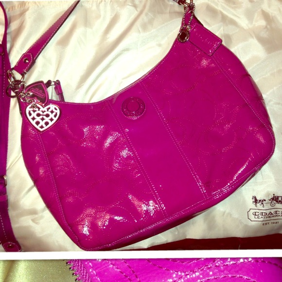 Coach purse mint condition! Free keychain! 💖