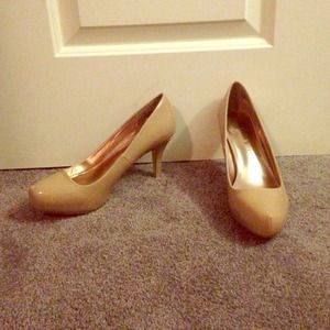MADDEN GIRL nude pumps