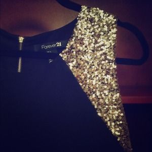 ❌SOLD❌ Gold Sequin Blouse