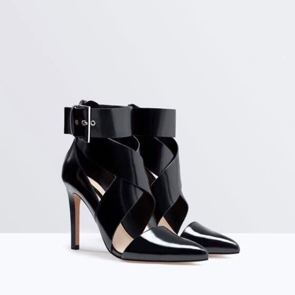 Zara high heel Strappy shoe with buckle - Picture 2 of 4